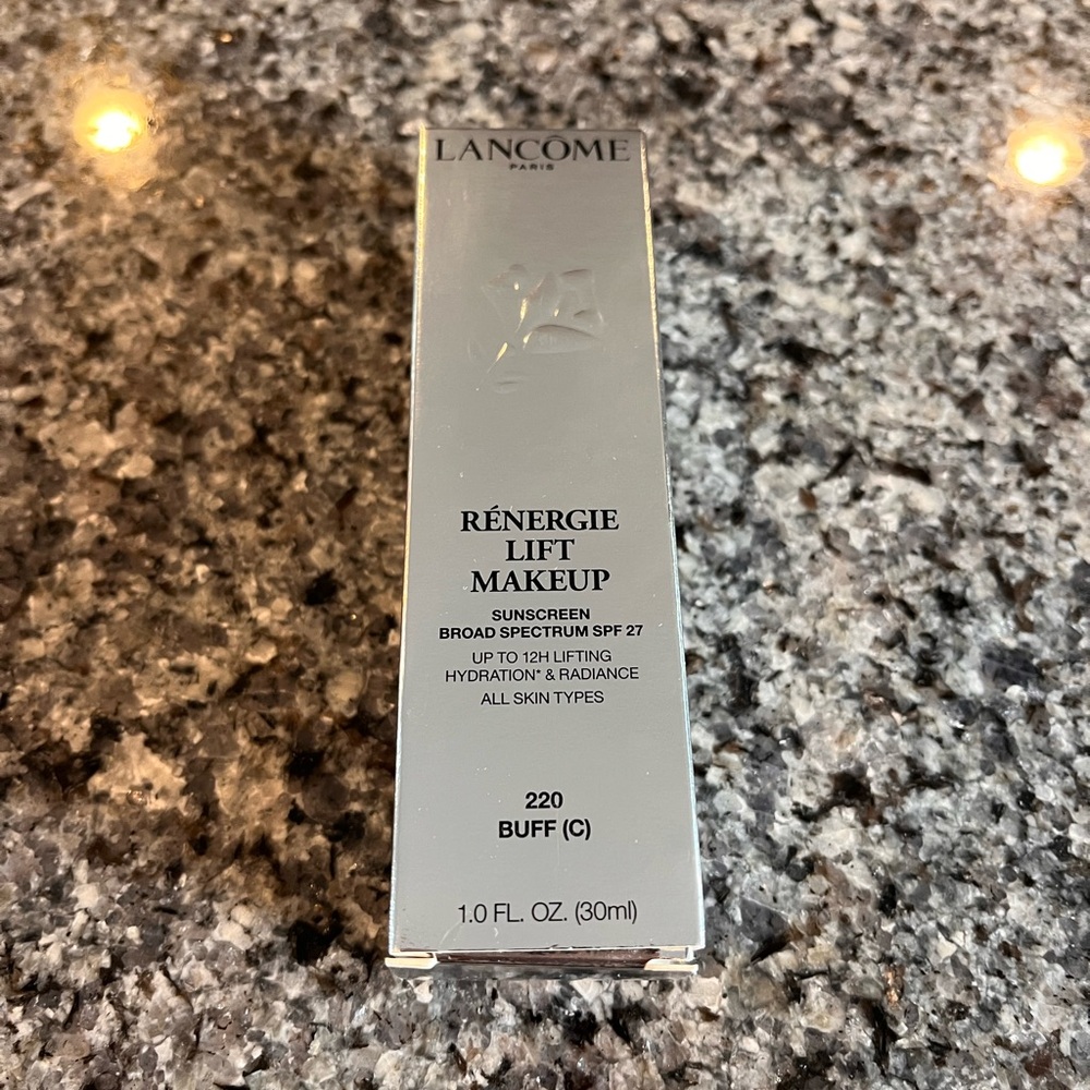 Lancôme Rénergie Lift Makeup Foundation in Buff (220) - Neutral Beige - Picture 2 of 8
